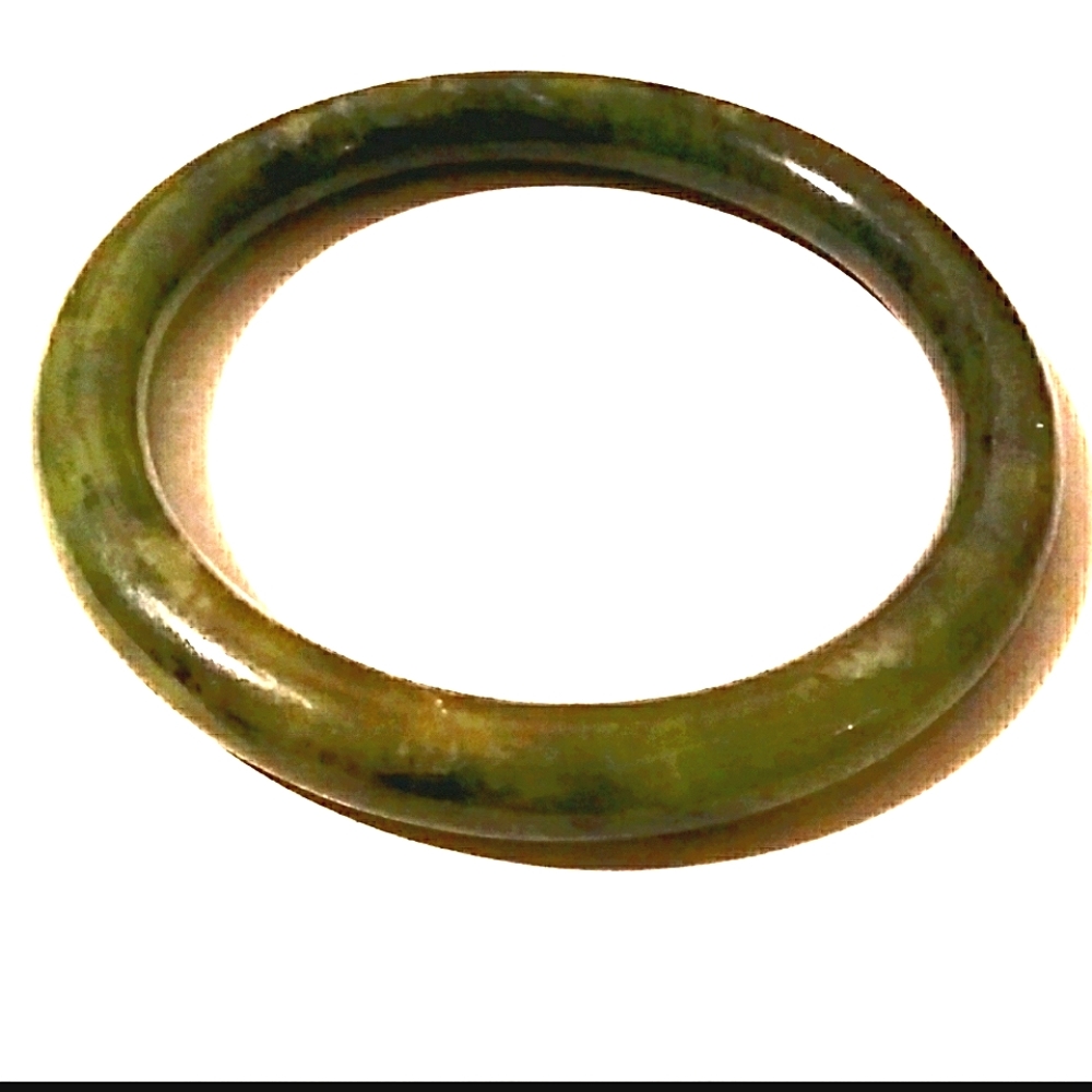 VINTAGE Solid Green Gemstone Bangle Bracelet - Picture 1 of 4